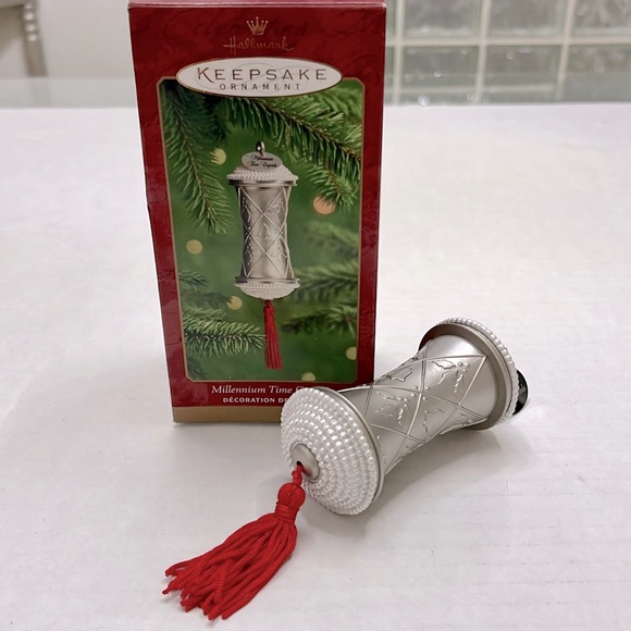 Hallmark Keepsake Ornament. Millennium Time Capsule - Picture 2 of 4